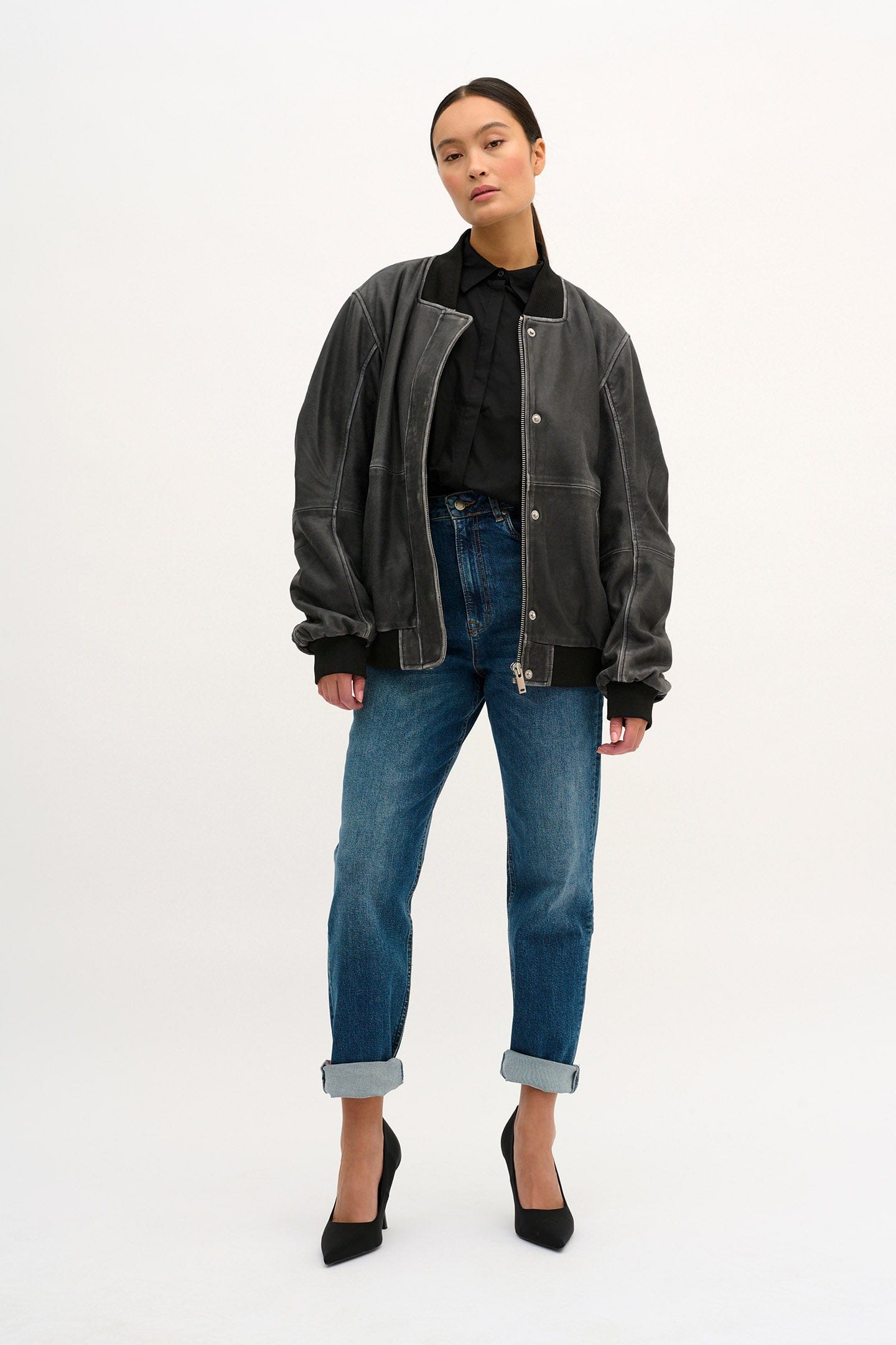 My Essential Wardrobe The Celina Extra High Waist Straight Jean - Medium Blue Retro Wash