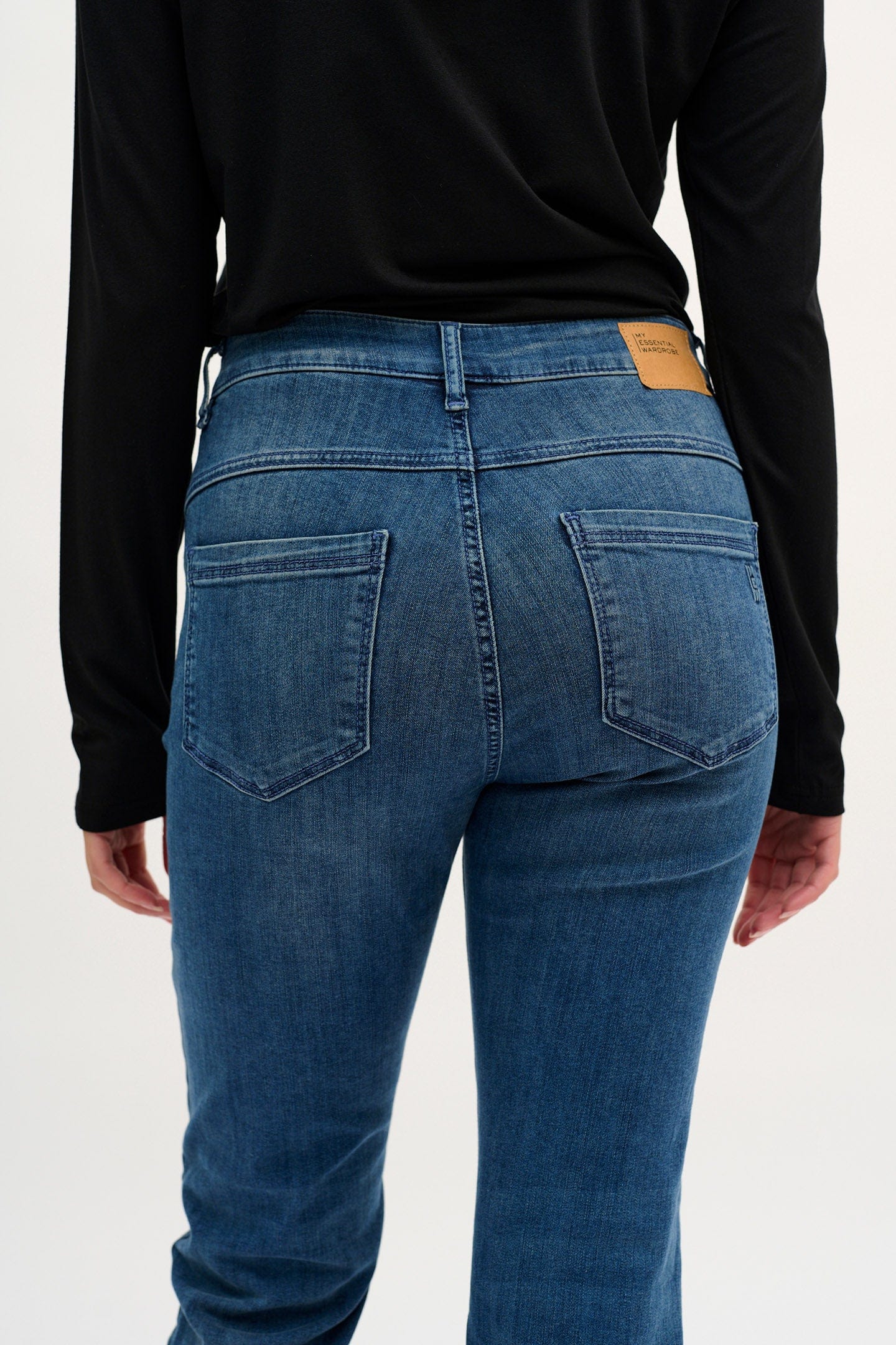 My Essential Wardrobe The Celina High Waist Straight Jean - Medium Blue Vintage Wash