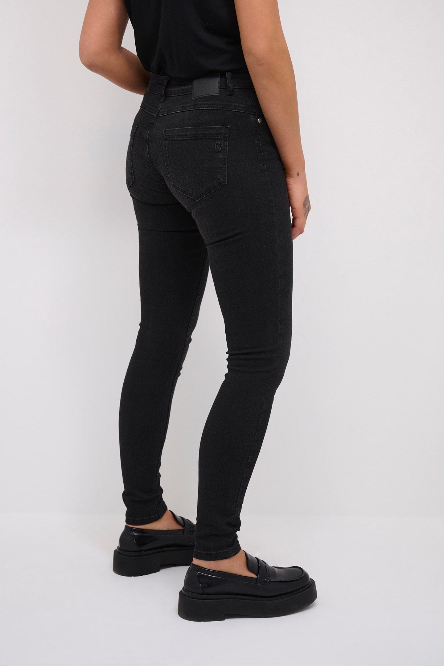 My Essential Wardrobe The Celina Slim Jean - Black Wash