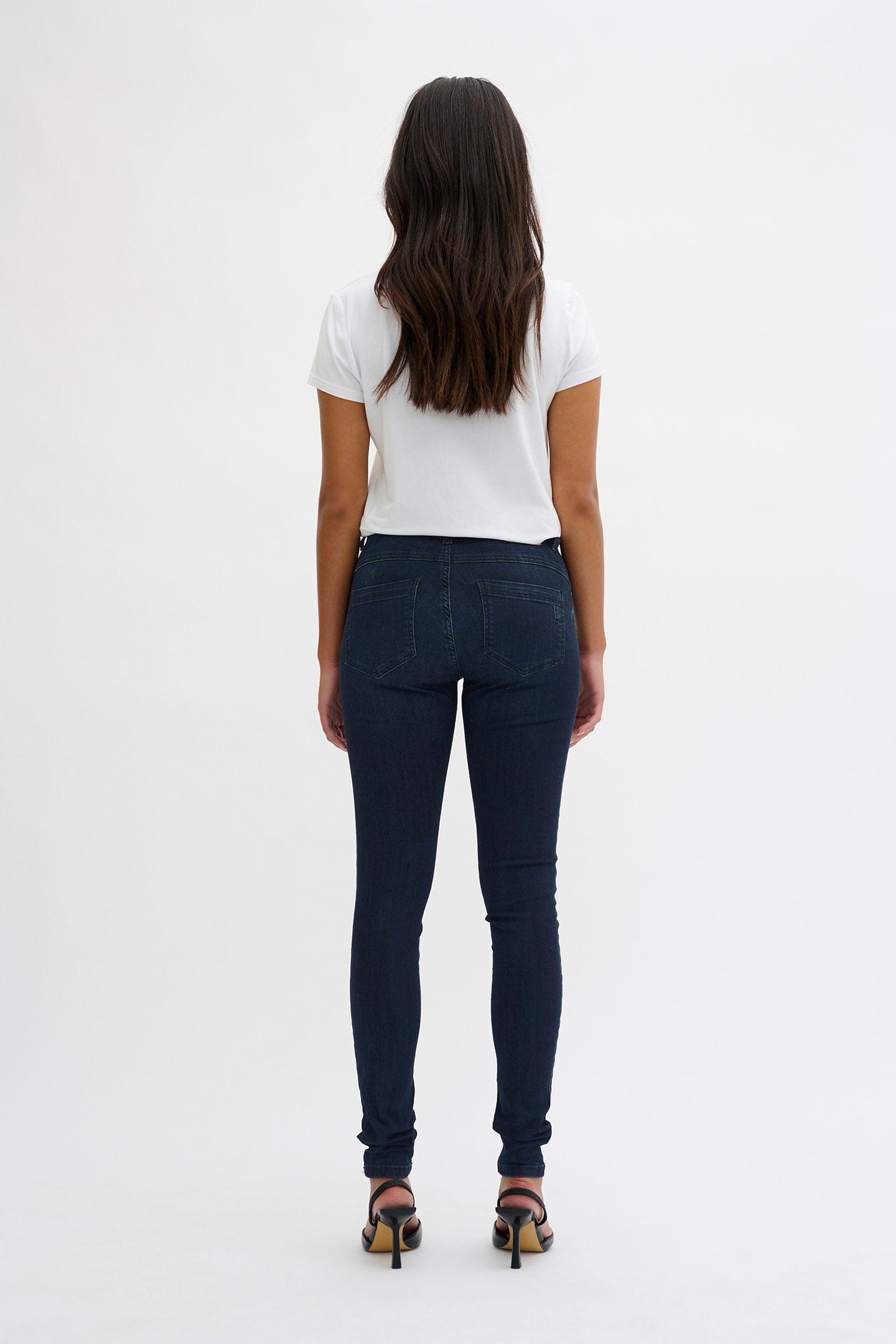 My Essential Wardrobe The Celina Slim Jean - Dark Blue Wash