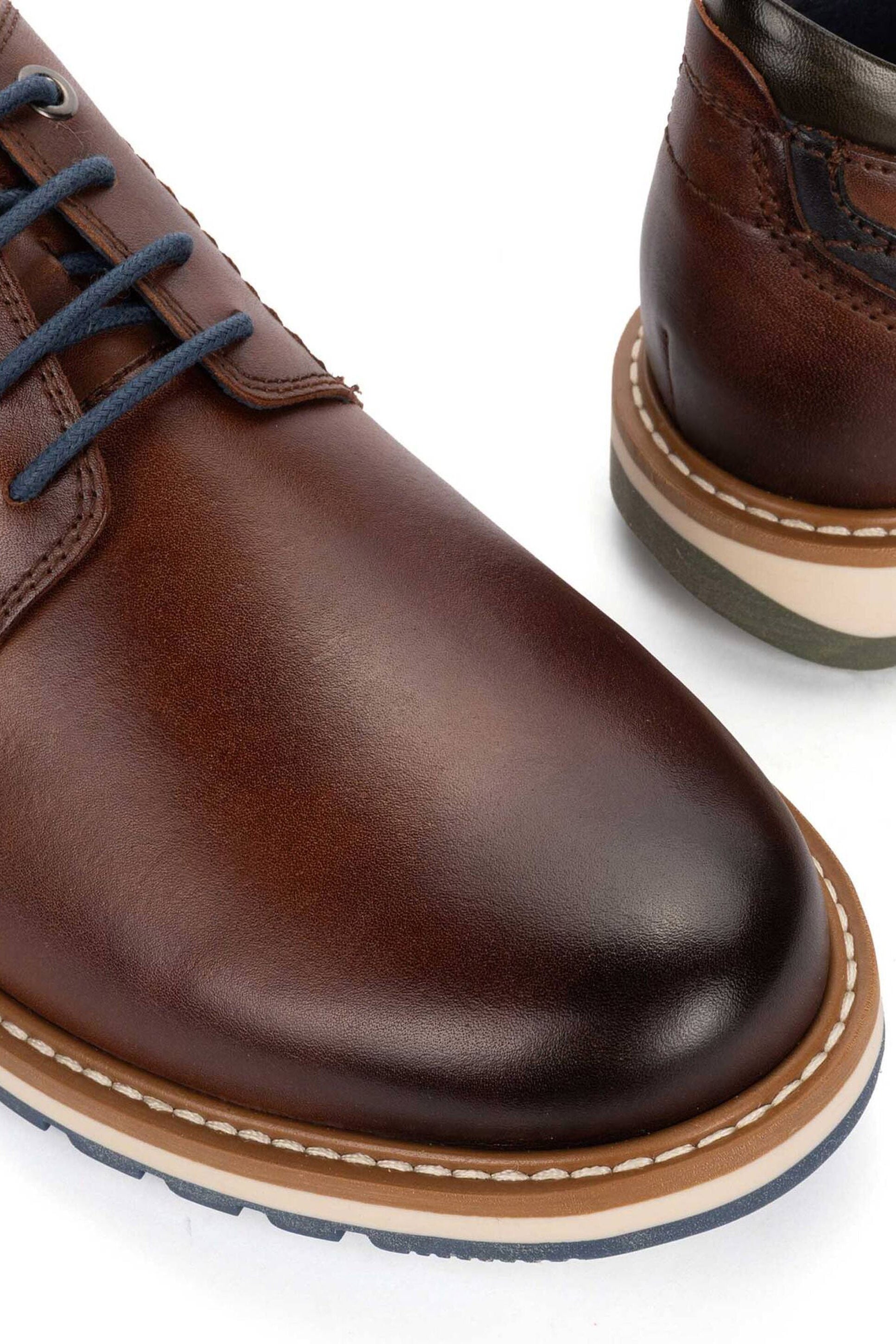 Pikolinos Berna Leather Shoes - Cuero