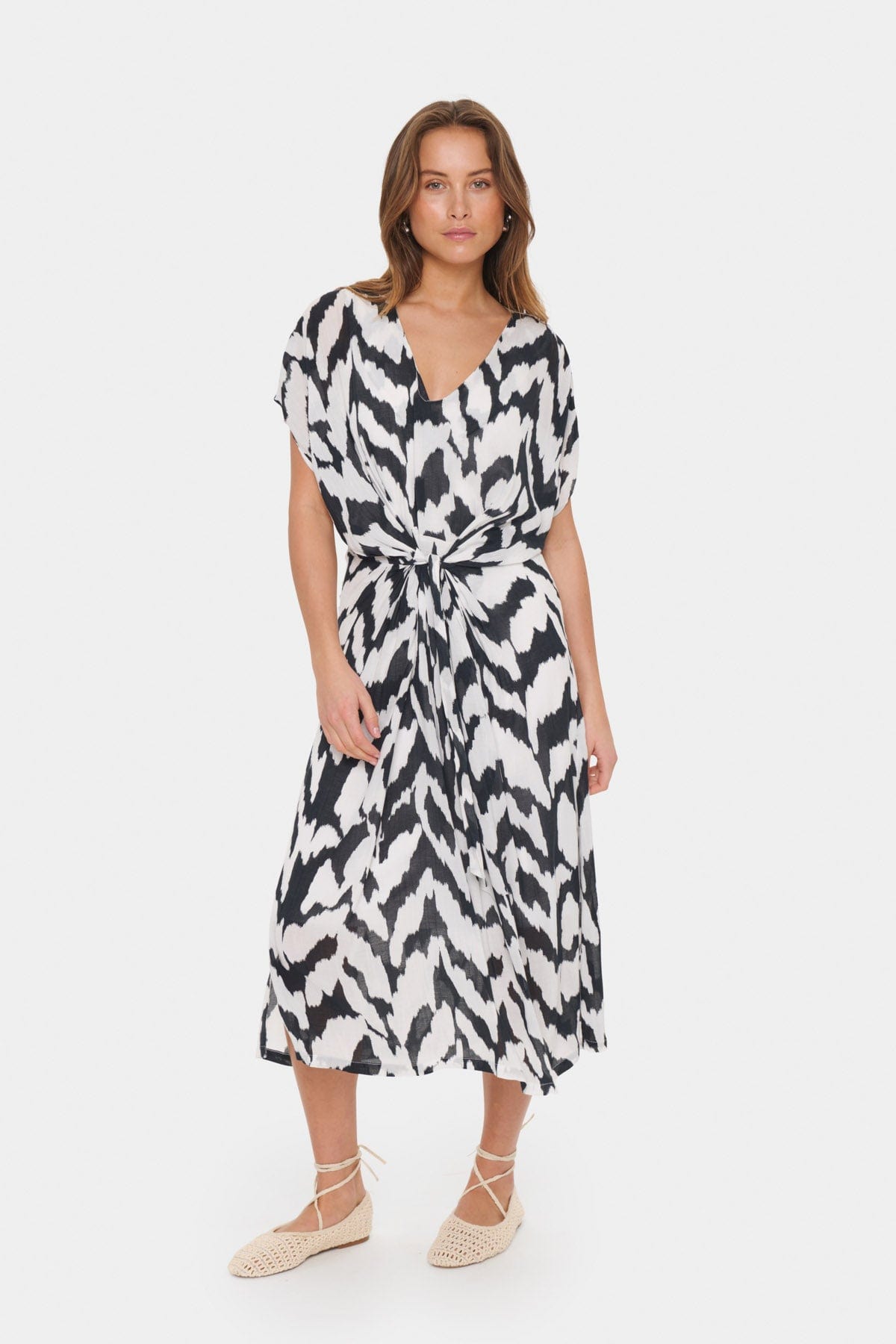 Saint Tropez Eya Tie Detail Midi Dress - Black Monochrome Strokes