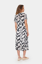 Saint Tropez Eya Tie Detail Midi Dress - Black Monochrome Strokes