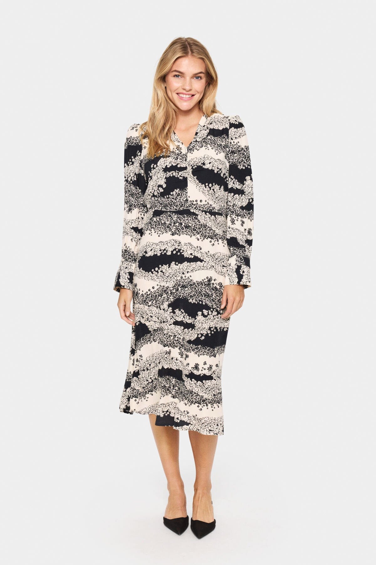 Saint Tropez Iselin Printed Dress - Black Wavy Flowers