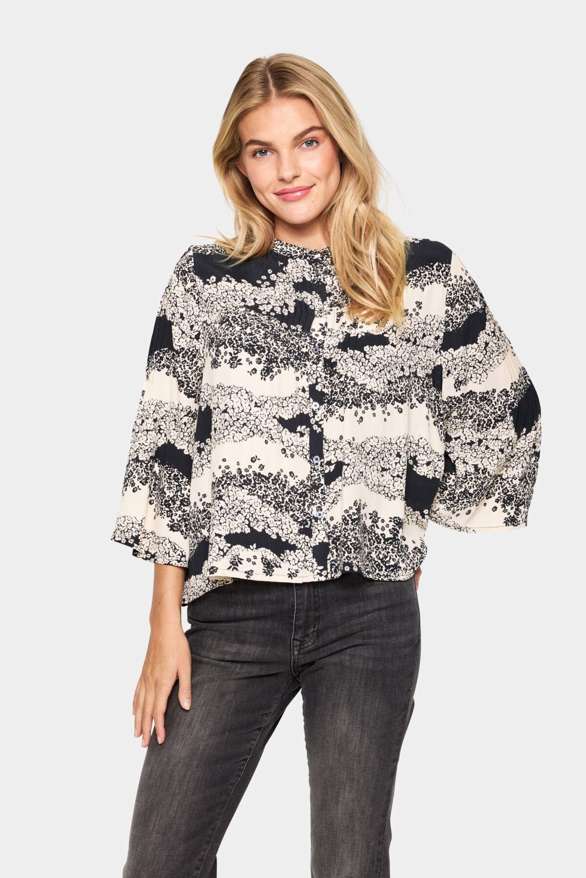 Saint Tropez Iselin Printed Shirt - Black Wavy Flowers