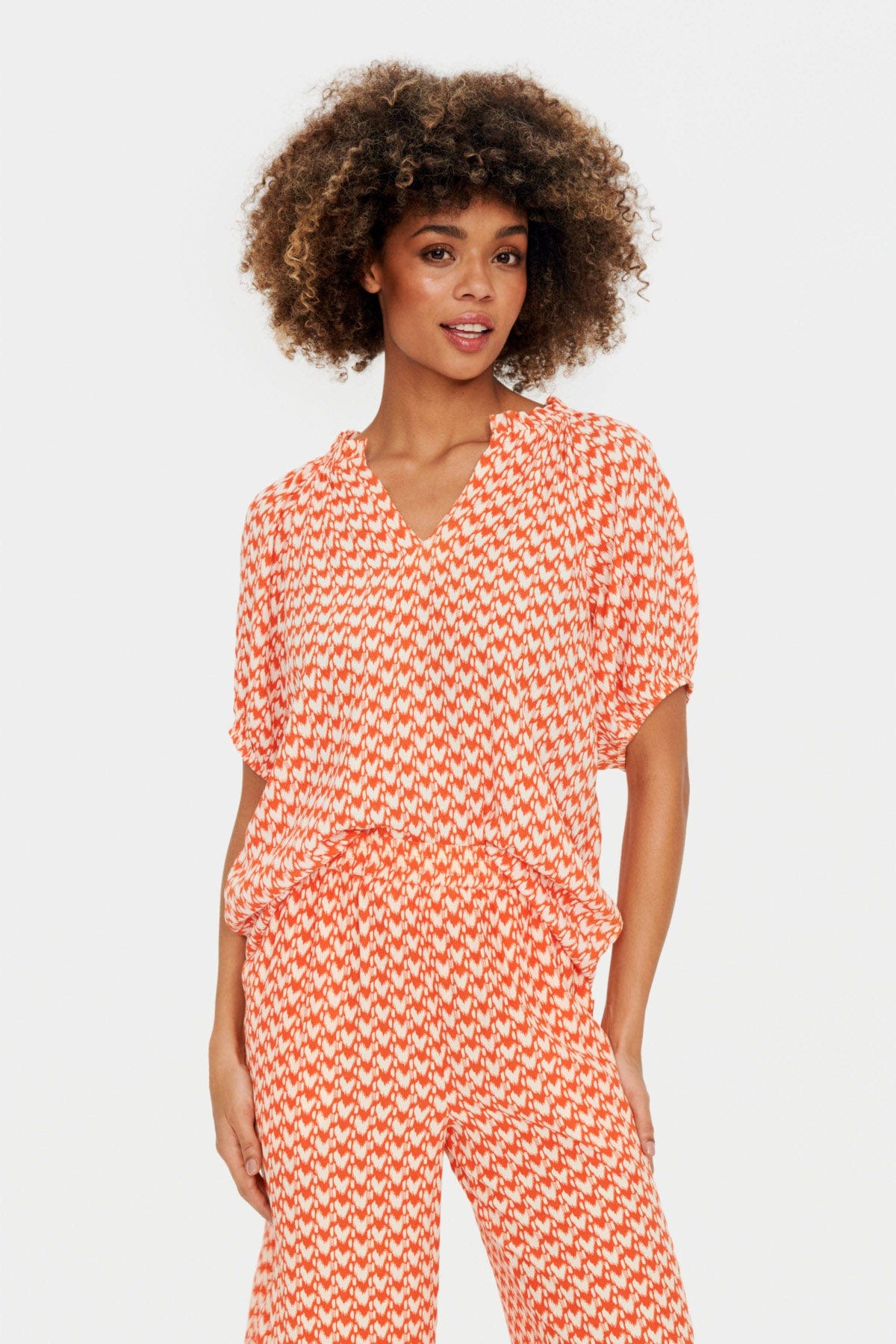 Saint Tropez Tessa Short Sleeve Blouse - Tigerlily Graphic