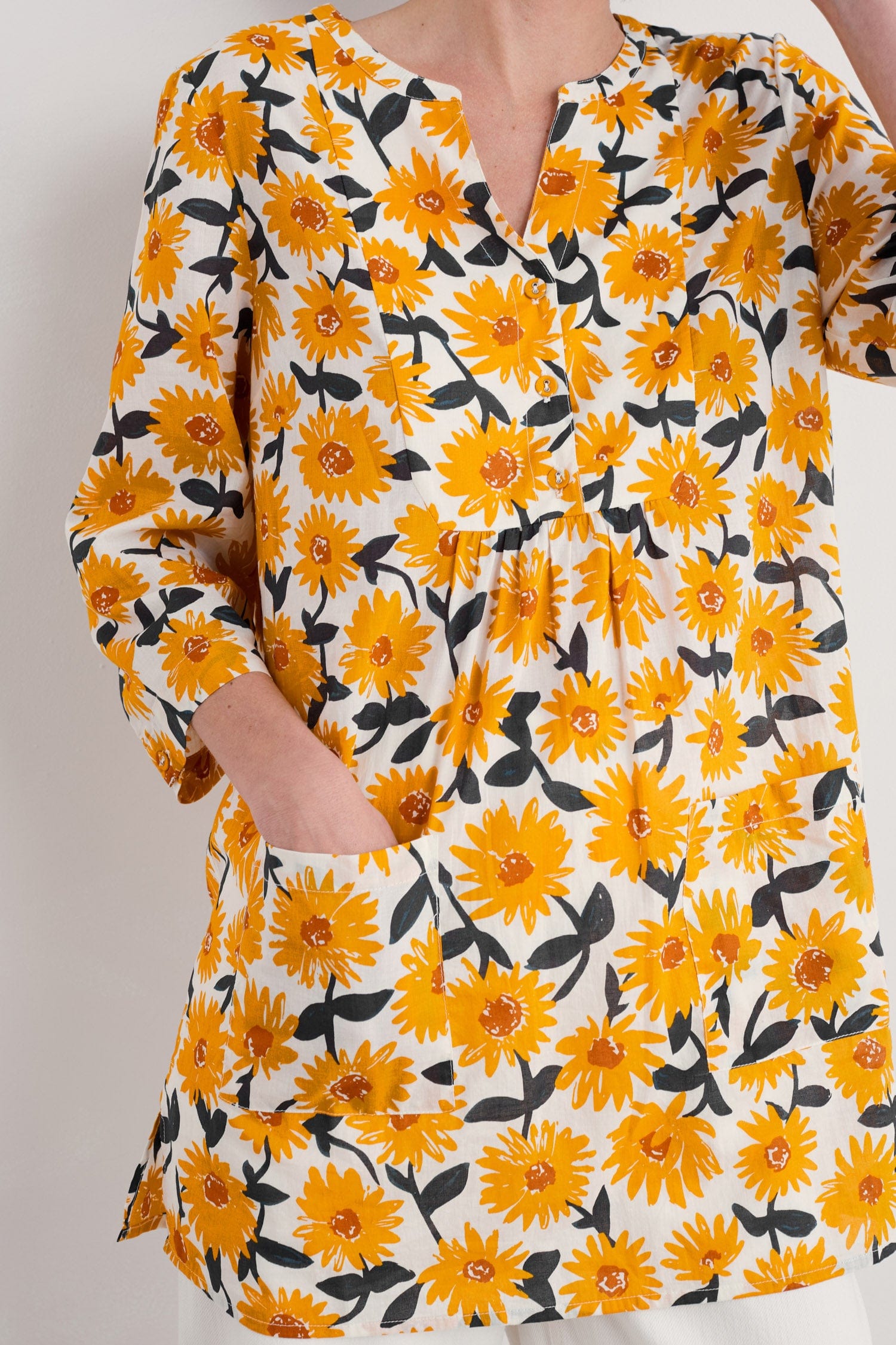 Seasalt Aventurier Organic Cotton Tunic - Arty Daisy Chalk