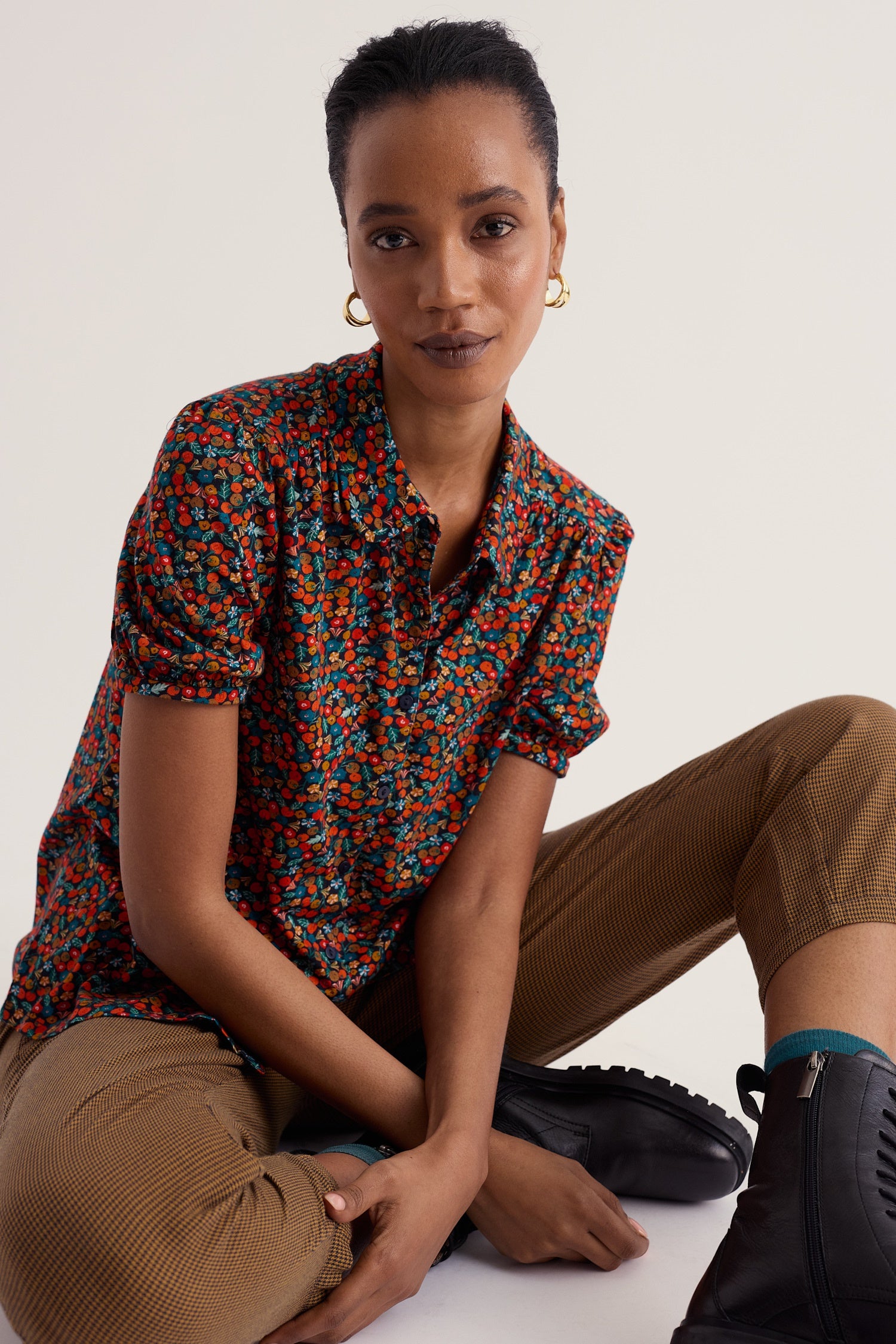 Seasalt Embrace Shirt - Tomato Blooms Maritime