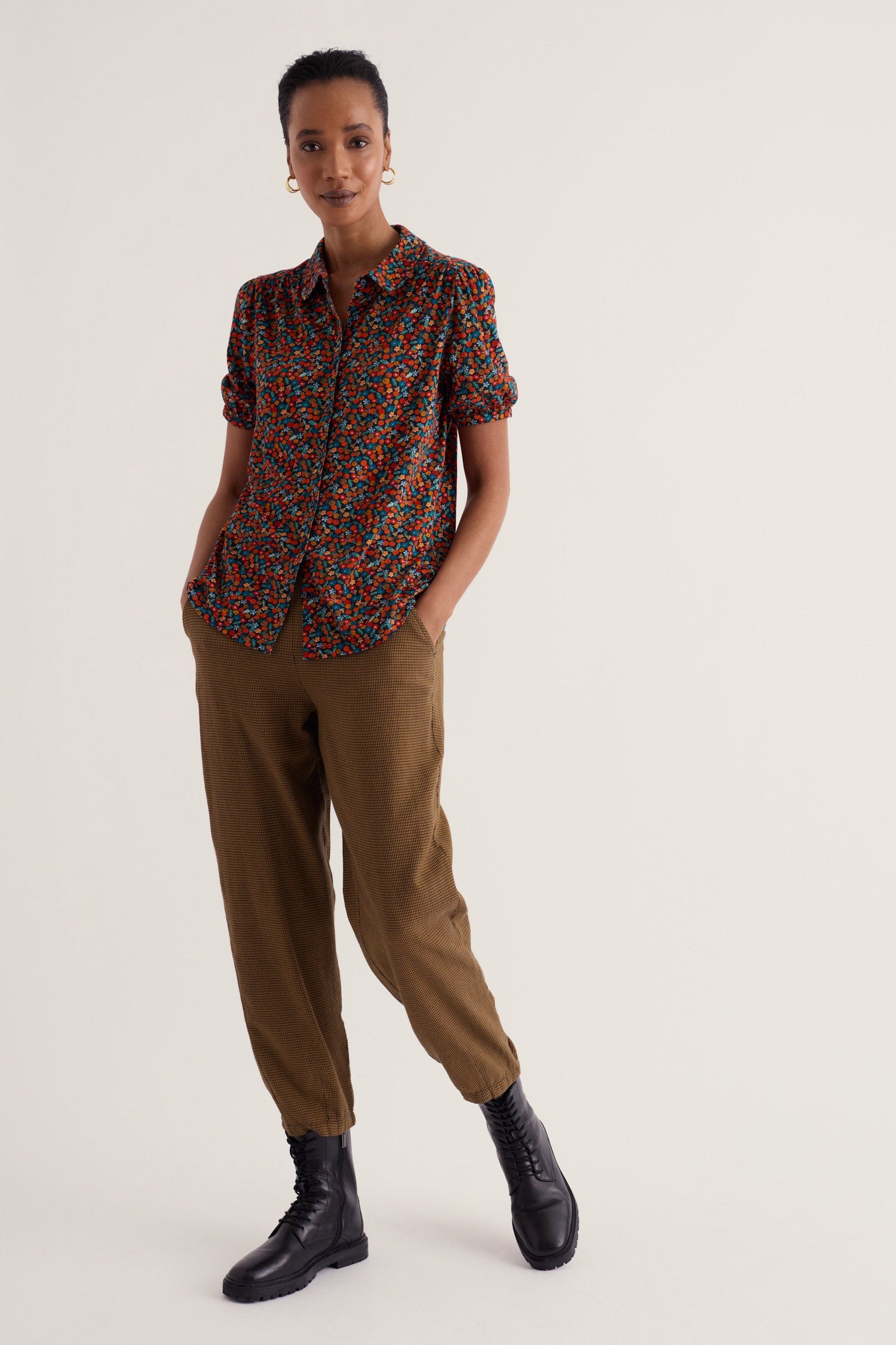 Seasalt Embrace Shirt - Tomato Blooms Maritime