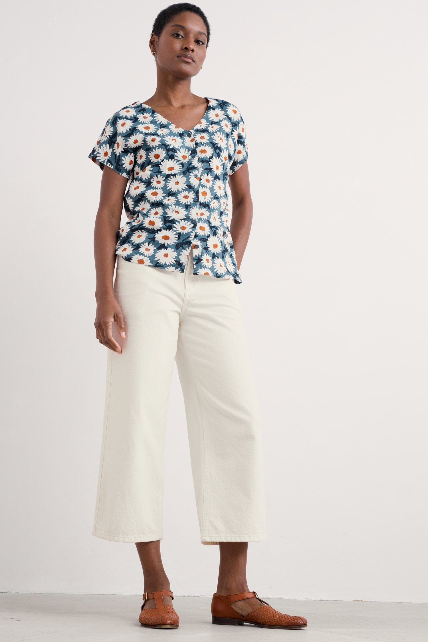 Seasalt Studio Glass V-Neck Jersey Top - Arty Daisy Dusky Jade