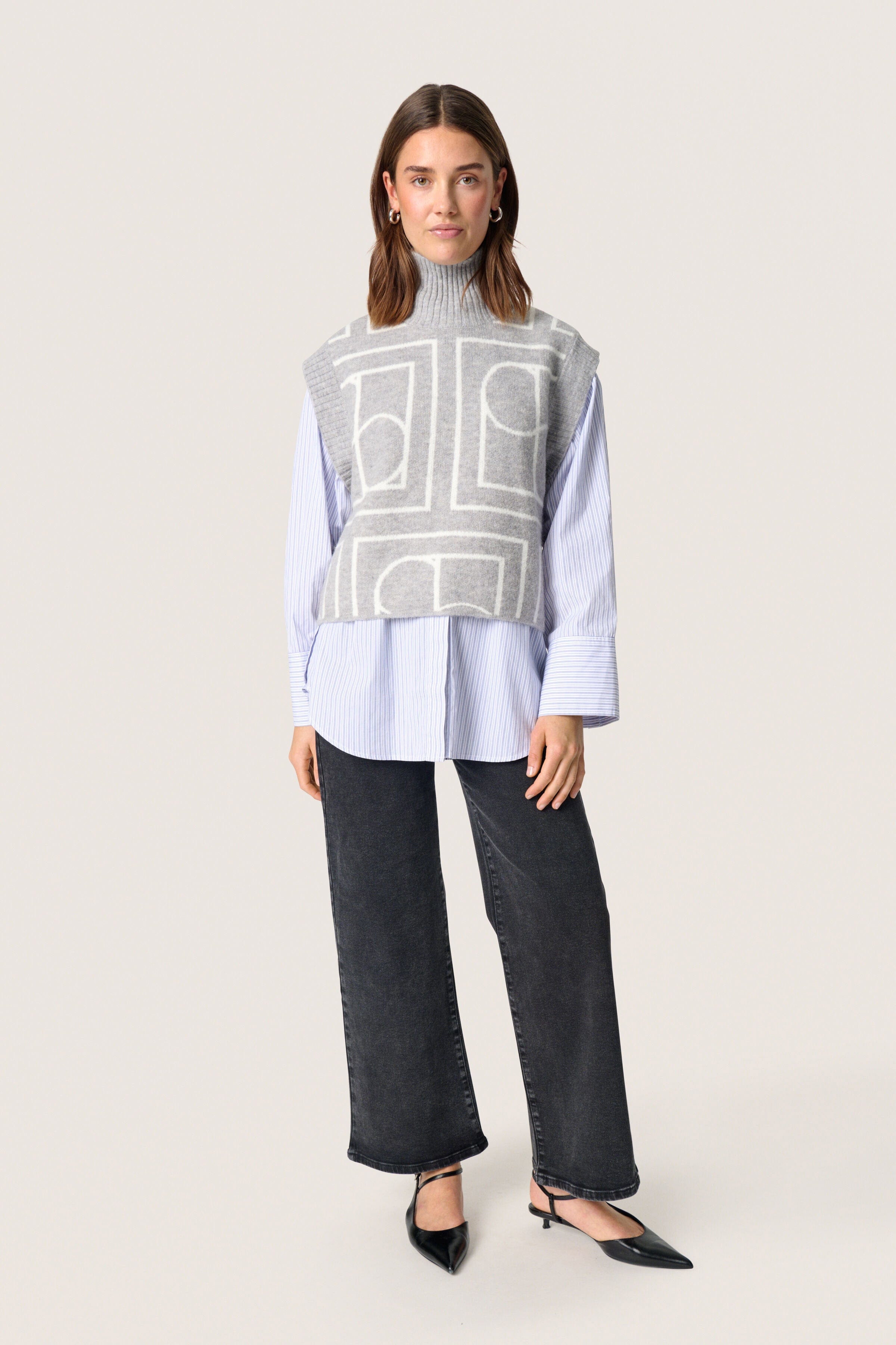 Soaked in Luxury Hedaya Logo Print Sleeveless Jumper - Porpoise Monogram