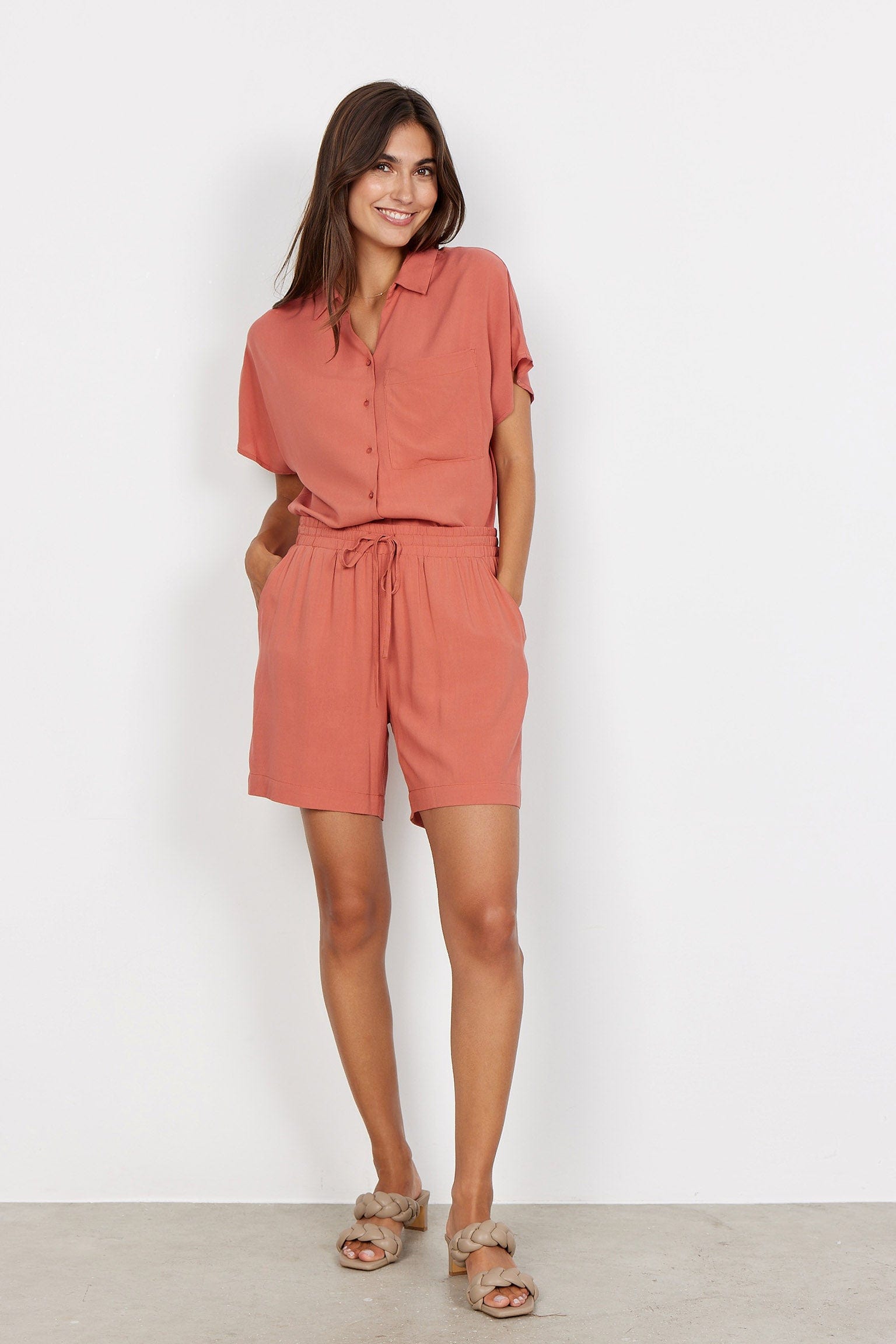 Soya Concept Radia Elasticated Waist Shorts - Dusty Red