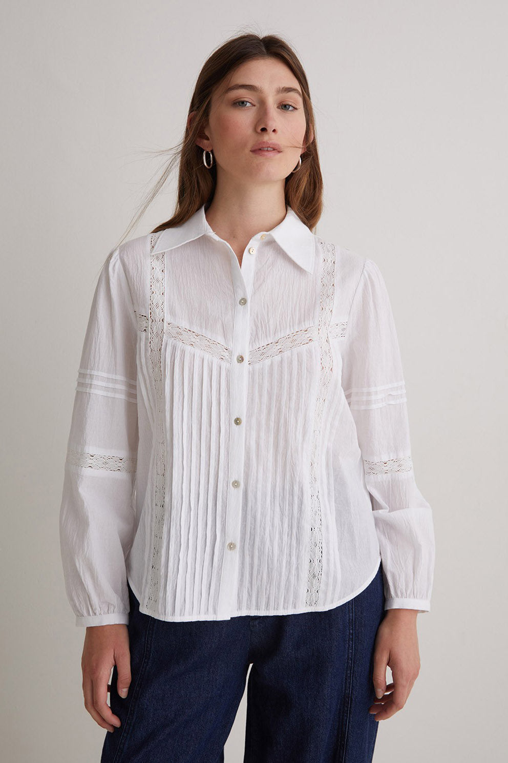 Yerse Cotton Shirt with Decorative Stitching - White